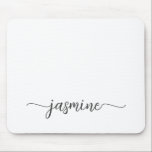 Feminint Enkelt Vitt Personligt Monogramnamn Musmatta<br><div class="desc">Feminint Svart Och Vitt Enkelt Minimalistiskt Monogramnamn Signatur Skript Anpassad Personlig musmattor. Dessa design har ditt förnamn i en snygg handstils-svans font typografi svart skript på vit bakgrund. Dessa är lätta att anpassa. Stilig feminin present för födelsedag, bröllopsfest, mors dag, sweet 16 födelsedag och Det är för tjejen som älskar...</div>