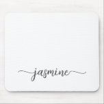 Feminint Enkelt Vitt Personligt Monogramnamn Musmatta<br><div class="desc">Feminint Svart Och Vitt Enkelt Minimalistiskt Monogramnamn Signatur Skript Anpassad Personlig musmattor. Dessa design har ditt förnamn i en snygg handstils-svans font typografi svart skript på vit bakgrund. Dessa är lätta att anpassa. Stilig feminin present för födelsedag, bröllopsfest, mors dag, sweet 16 födelsedag och Det är för tjejen som älskar...</div>