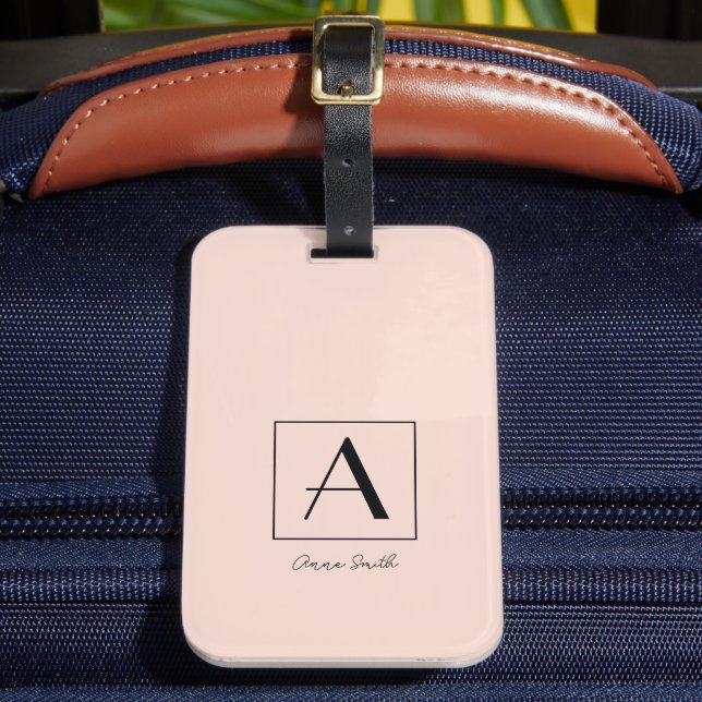Feminint rosa monogram initialt skript chic bagagebricka (Framsida Insitu 2)