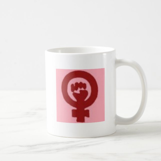 Feministen räcker kaffemugg (Höger)