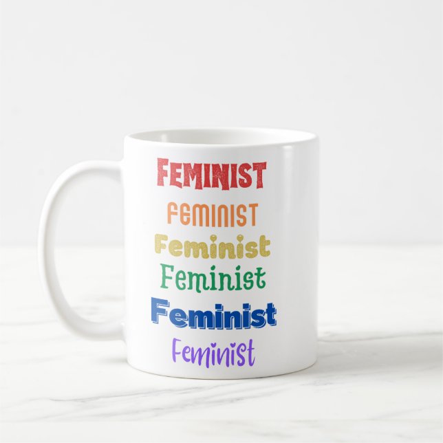 feministiskt pride - roligtens typsnitt - t-shirt kaffemugg (Vänster)