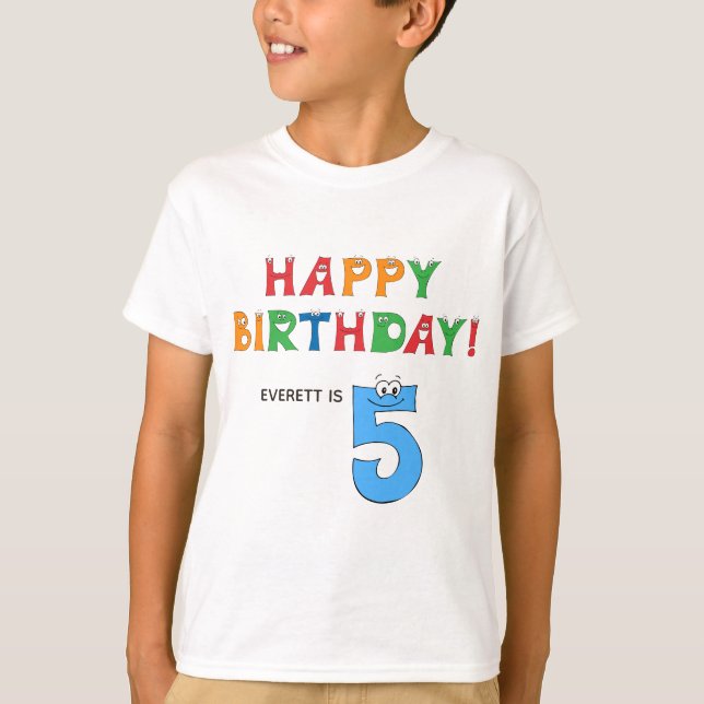 Femte födelsedag: färgat alfabet med Namn Kids T Shirt (Framsida)