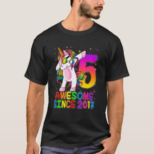 Femte födelsedagen Cute Unicorn Fantastisk sedan 2 T Shirt