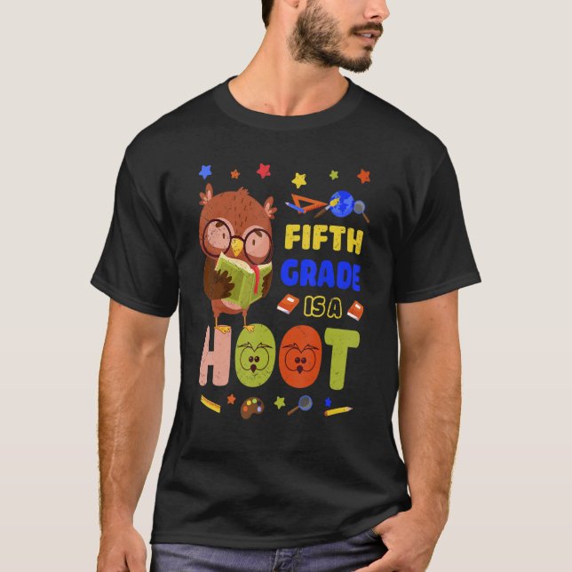 Femte Klass är en Hoot Cute Uggla Back to school T Shirt (Framsida)