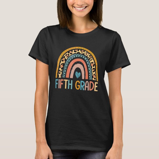 Femte klass leopard regnbåge Första dagen lärare b T Shirt (Framsida)