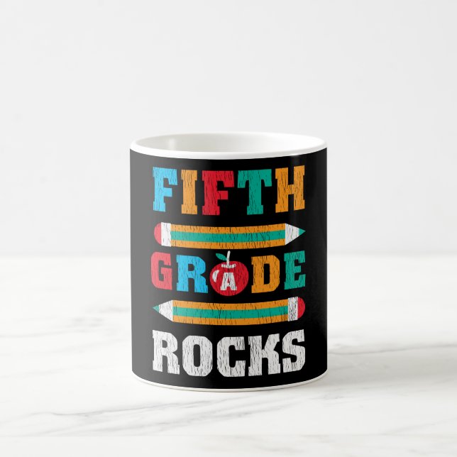 Femte klass rockar tillbaka till skolan present fö kaffemugg (Center)