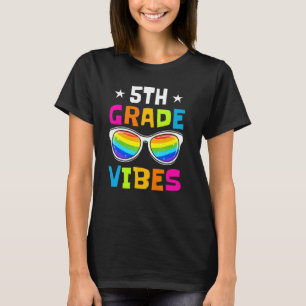 Femte Klassens Vibrationer Första Dagen Tillbaka T Shirt