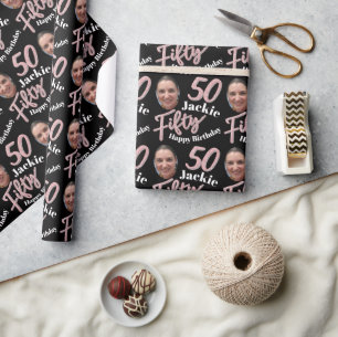 Femtio femtionde födelsedagsfotoskriptet ro rosa a presentpapper