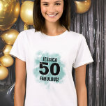 Femtio Fosulous 50:e födelsedagen T Shirt<br><div class="desc">En blandning av sött skript och modern djärvhet med den här enkla skjortdesignen 50 och Fabulous! Med en klassisk svartvit färg med stänk i färg från vattenfärgsbakgrunden för tealblått (eller ljusturkos). Anpassa till namn, och om du behöver det kan du också ändra "och" och "fantastiskt" om det finns ett annat...</div>