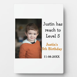 Femtonårsspel på pojkfoto namn, modernt datum