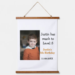 Femtonårsspel på pojkfoto namn, modernt datum