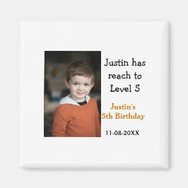 Femtonårsspel på pojkfoto namn, modernt datum magnet