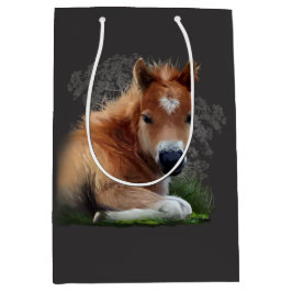 Fenalen ljuger i gräset