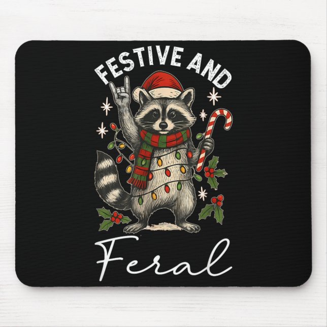 Feral And Festive Raccoon Santa Hat Christmas Ligh Musmatta (Framsidan)