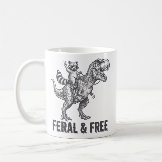 Feral and Free Raccoon Riding a T-Rex Funny Retro Kaffemugg (Vänster)