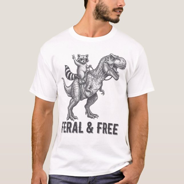 Feral and Free Raccoon Riding a T-Rex Funny Retro T Shirt (Framsida)