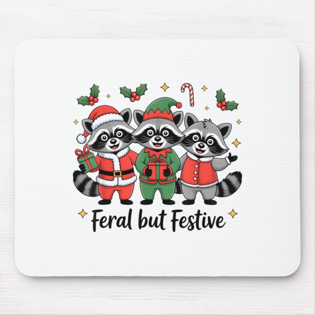 Feral But Festive Funny Christmas Cute Raccoon Elf Musmatta (Framsidan)
