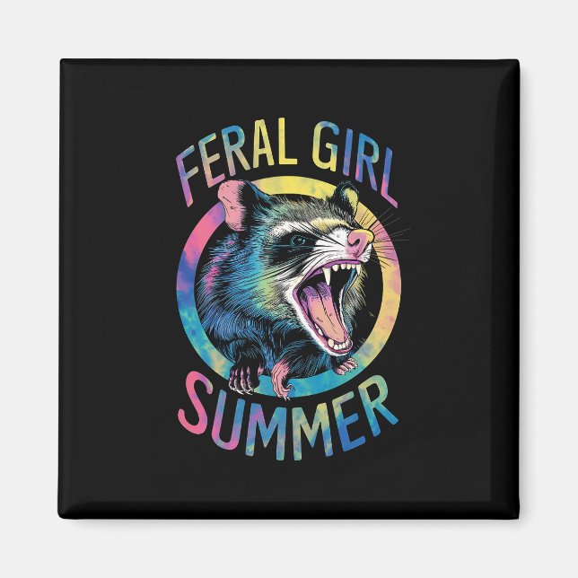 Feral Girl Summer Opossum Tie Dye Raccoon Magnet (Framsidan)