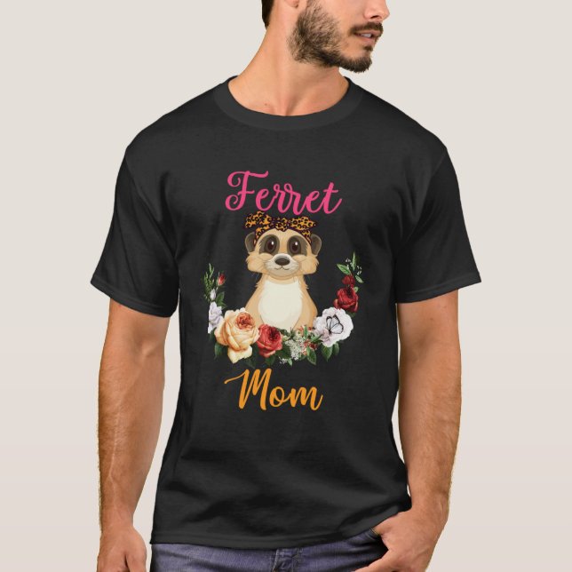 Ferret Mom Floral Ferret Bow Tie  Mother s Day T Shirt (Framsida)