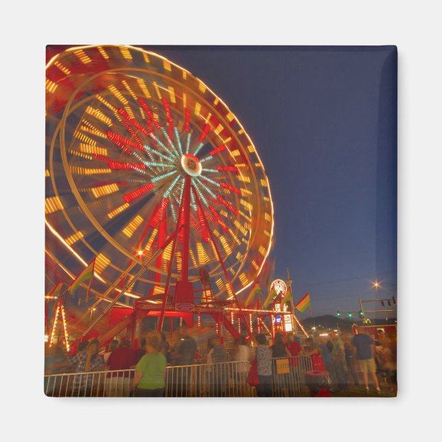 Ferris-hjul vid skymningen vid Northwest Montana Magnet (Framsidan)