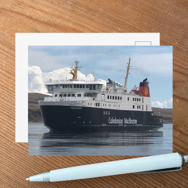 Ferry Sailing to Islay in Scotland Vykort (Skapare uppladdad)