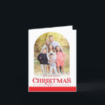 FESTIV FAMILJEBILD minimal modern båge röd Helgkort<br><div class="desc">av kat massard >>> WWW.SIMPLYSWEETPAPERIE.COM <<<
Ett trendigt kortdesign med citatet "GLADAST JOL" i kombination med en båge för ditt favoritfoto med text överst.
KONTAKTA kat@simplysweetpaperie.com om du behöver hjälp för att få ditt foto att passa perfekt</div>