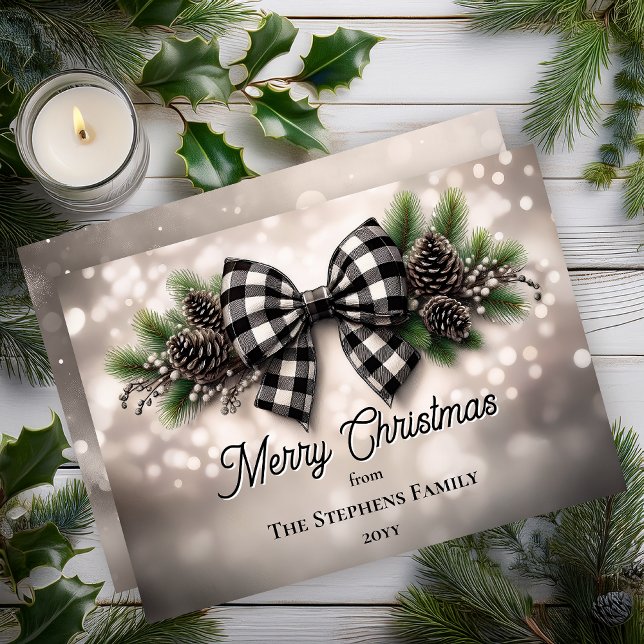Festiv julkrans God Jul Icke-foto Julkort (Festive Holiday Bough with Black | White Check Coquette Bow Bokeh Snow "Merry Christmas" Flat Card)