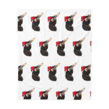 Festiv och söt bernedoodle med en julhatt