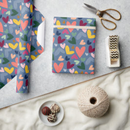 Festiv röd persika rodnad rosa blå hjärtmönster presentpapper