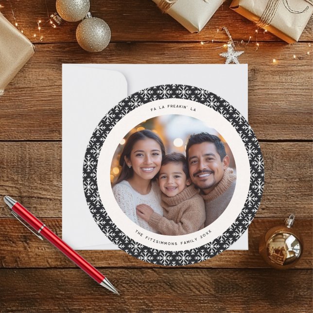 Festive Black & White Modern Photo-julkort Kort (Neutral Snowflake Modern Christmas Circle Card black)
