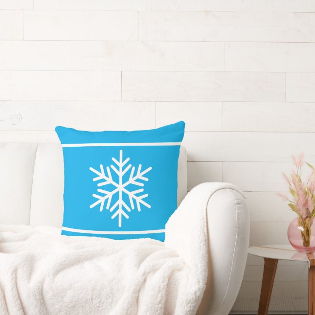 Festive Bright Azure Blue White Stripes Snowflakes Kudde (Soffa)
