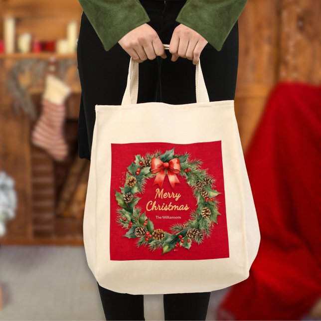 Festive God Personlig, Elegant för krans vid jul Tygkasse (An elegant tote bag with festive wreath on a red background, Merry Christmas greeting and custom nam)
