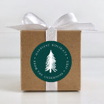Festive Grönt Winter Gräs Julgran Helgdag Runt Klistermärke<br><div class="desc">Pressa upp dina kuvert och presentlådor med våra Festive Forest helgdag-klistermärken. Personligens klistermärken har ett vitt Julgran i mitten med "Glad helg",  ditt namn och det år som gränsar till det runda klistermärket.</div>