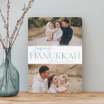 Festive Hälsning | 2 Foto Joyous Hanukkah Julkort<br><div class="desc">Vår festliga och elegant Hanukkah-kortdesign är det perfekt sättet att visa två av dina favoritfoton i familjen. Utformningen har "Joyous Hanukkah" i mjuk teal-serif-typografi och handskript,  tillsammans med din familj namn. Kort tillbaka till en vit stjärna mönster.</div>