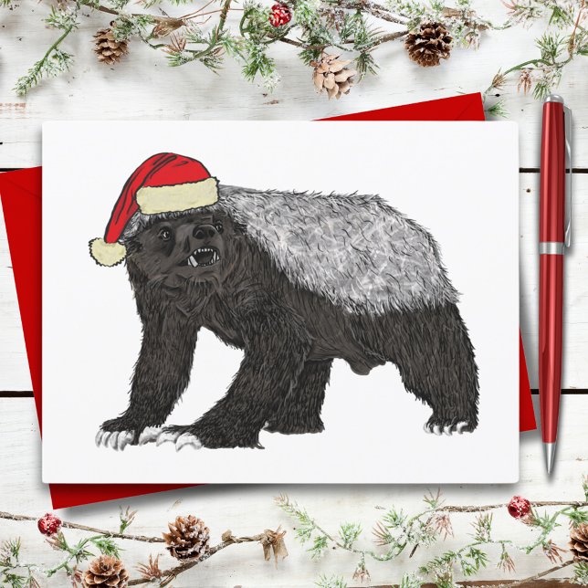 Festive Honey badger Badass Santa Funny jul Vykort (Christmas honey badger wearing a santa hat funny wild animal art holiday greetings postcard)