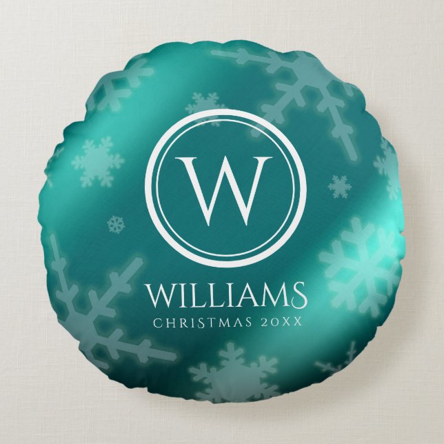 Festive Light Blue Foil Snöflingor Monogram Namn Rund Kudde (Framsidan)