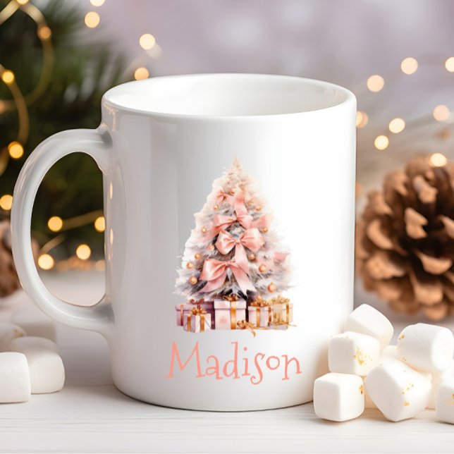 Festive Personlig Rosa Julgran Kaffemugg (Personalized Pink Christmas Tree Coffee Mug, Hot Cocoa, Festive Holiday Gift Idea for Her, Friend)