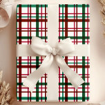 Festive Red and Grönt Julpset Mönster Presentpapper<br><div class="desc">Fira julhelgen med den här festliga röda julen i mönster. Utformningen har en traditionell plaid-layout i klassisk helgdag av rött, grönt och vitt som skapar ett varmt och sansat utseende. Perfekt för att lägga till en aning helgdag till något tillfälle ger mönster en tidlös och mysigt känsla till era festliga...</div>