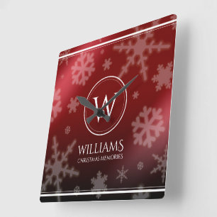 Festive Red Foil Snöflingor Monogram Namn Fyrkantig Klocka