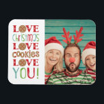 Festive Roligt Cute-familjens julfoto Magnet<br><div class="desc">Det här är en roligt helgdag-fotomagnet med gingerkakor och den handskrivna frasen,  Kärlek jul,  Kärlek-kakor,  Kärlek dig! Designad av Blackberry Boulevard.</div>