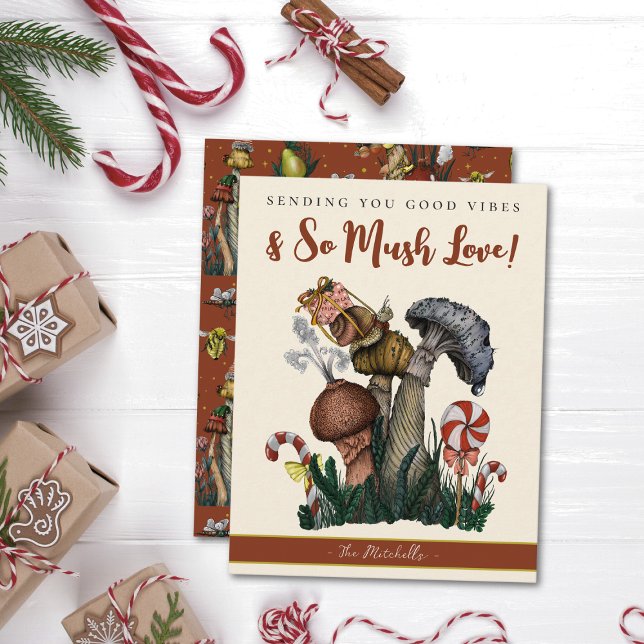 Festive Snigel på svamp God Vibes Juli Ho Julkort (Sending you good vibes and so mush love christmas flat card with a snail with a gift on a mushroom)