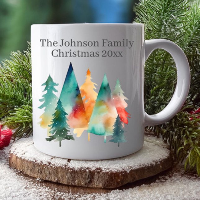 Festive Watercolor Forest Träd julfamilj Kaffemugg (Festive watercolor trees Christmas family mug with name and year)