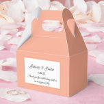 Festlig presentask<br><div class="desc">Presentask för fester visas i en elegant persikofärg.
Anpassa denna artikel och ändra exempelfilen till din egen.
Tips: Lägg bara till dina fantastiska godsaker och lägg till lite festlig band.</div>