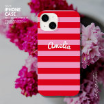 Fet enkel Retro Rand Red and Rosa Personlig<br><div class="desc">Vi presenterar vårt senaste tillägg till mobila tillbehör - det feta rosan och det röda rand iPhone 14 fodral med ett stil-teckensnitt som visar ditt namn. Fodral är perfektens blandning av stil och skydd. Det färgstarka rand ge är ett unikt och öga-fångande utseende, medan det hårda materialet behållor din mobila...</div>