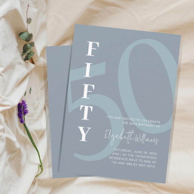 Fet femtioårsjubileum | Dusty Blue Modern Birthday Inbjudningar (Skapare uppladdad)
