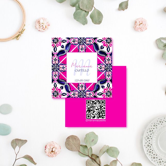 Fet, ljust färgstark, unik rosa-folkmall qr fyrkantigt visitkort (Bold bright colorful unique pink folk tile pattern modern qr code square business card makeup artist)