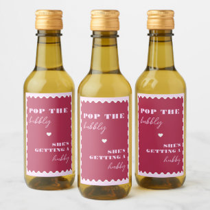Fet Magenta Popp Bubblorna Hon Får en Make Vinetikett
