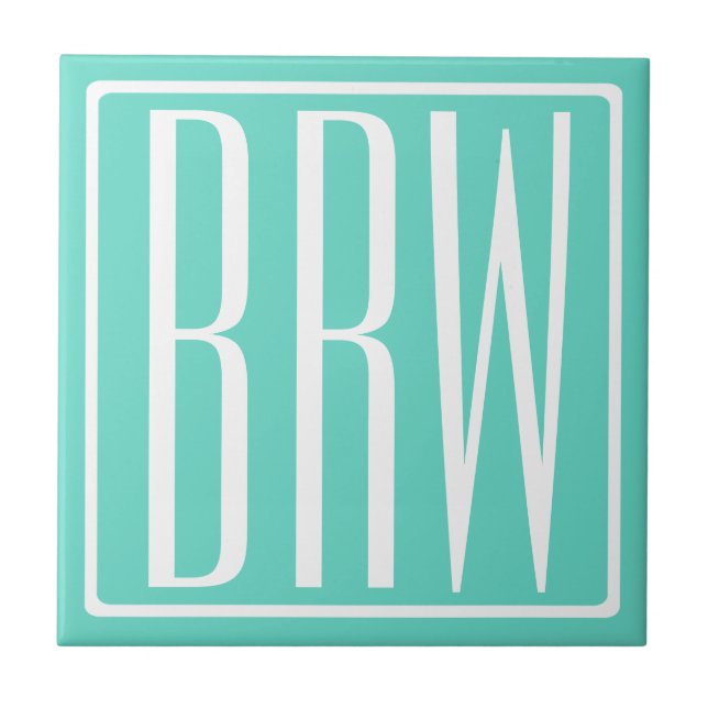 Fet Modern 3 Initialer Monogram | Vit På Aqua Kakelplatta (Framsidan)