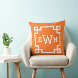 Fet orange grekisk nyckelmonogram initial kudde