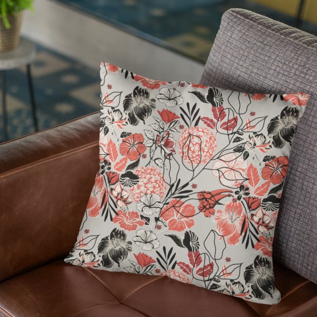 Fet Red Black Taupe-Blommönster Kudde (Elegant Modern Bold Red Black Floral Pillow. Hibiscus, Hydrangea & Magnolia Tropical Flowers. Taupe.)